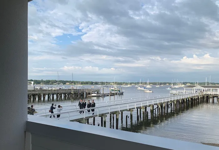 Fathoms Hotel & Marina 4