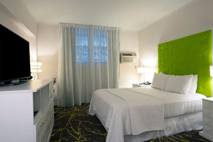 The Roslyn, Tapestry Collection by Hilton 4