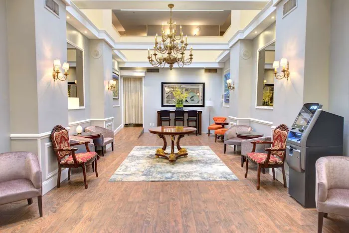 The Roslyn, Tapestry Collection by Hilton 4