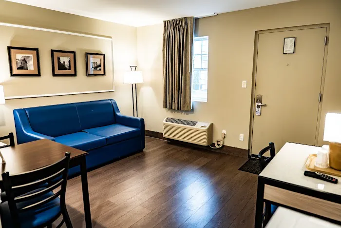 Whitman Motor Lodge 4