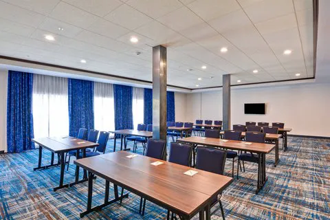 Courtyard by Marriott Long Island Islip/Courthouse Complex 4