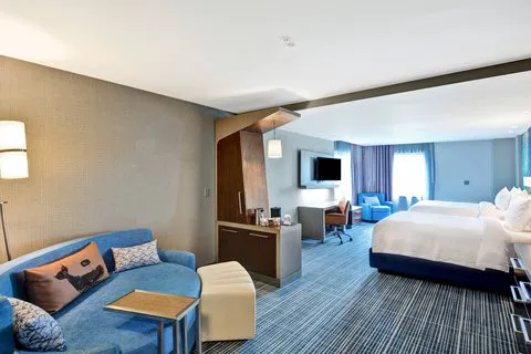 Courtyard by Marriott Long Island Islip/Courthouse Complex 4