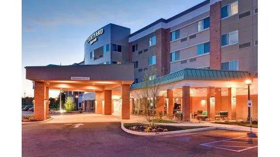 Courtyard by Marriott Long Island Islip/Courthouse Complex 4