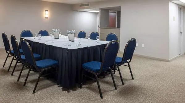 Radisson Hotel Hauppauge-Long Island 4