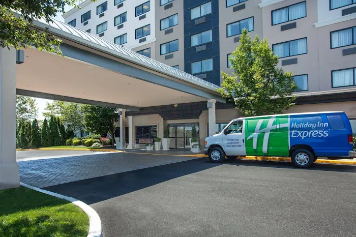Holiday Inn Express Hauppauge-Long Island by IHG 4