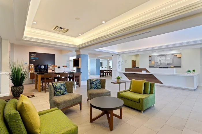 Holiday Inn Express Hauppauge-Long Island by IHG 4