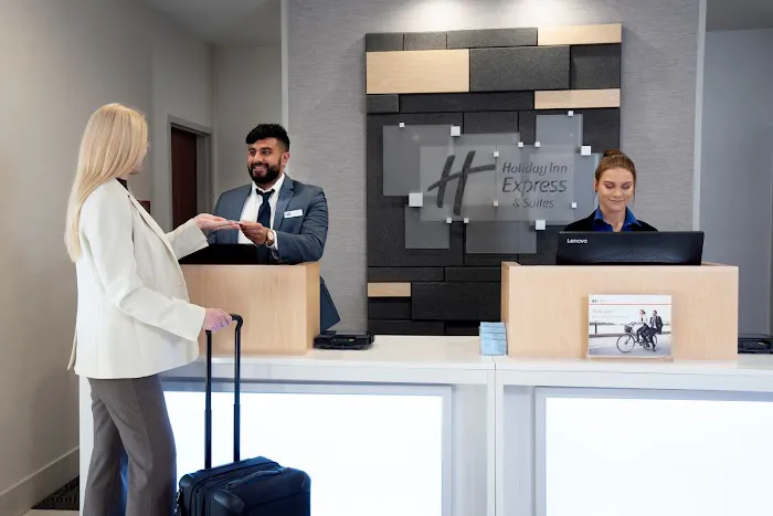 Holiday Inn Express & Suites Chester-Monroe-Goshen by IHG 4