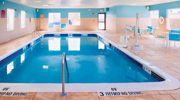Holiday Inn Express & Suites Chester-Monroe-Goshen by IHG 4