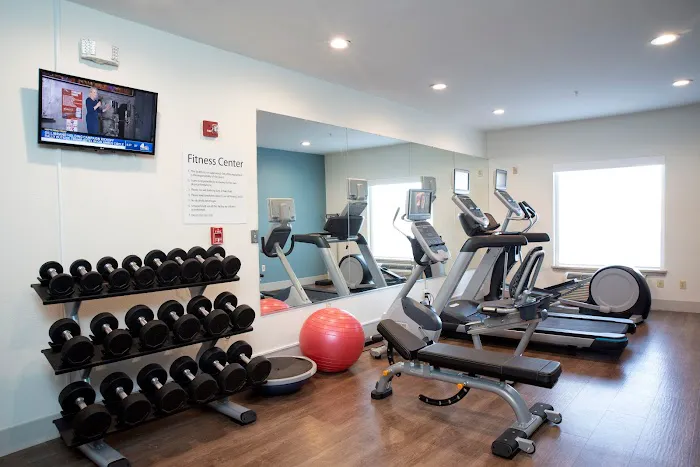 Holiday Inn Express & Suites Chester-Monroe-Goshen by IHG 4
