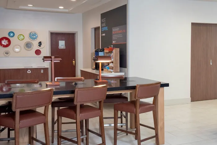Holiday Inn Express & Suites Chester-Monroe-Goshen by IHG 4