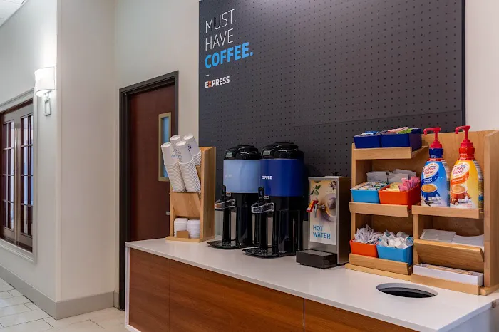 Holiday Inn Express & Suites Newton Sparta by IHG 4