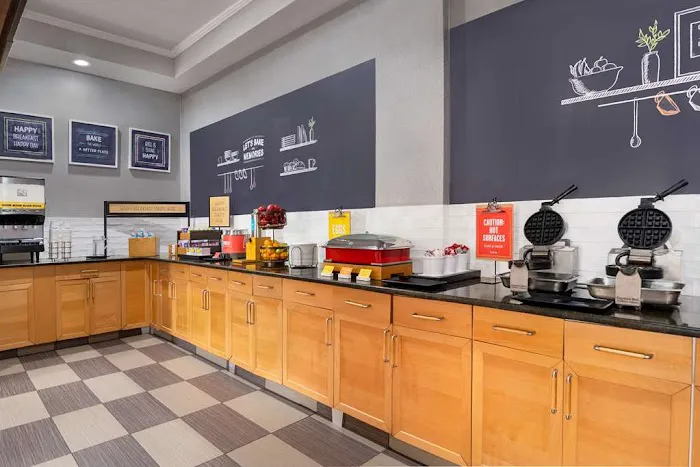 Hampton Inn & Suites Stamford 5
