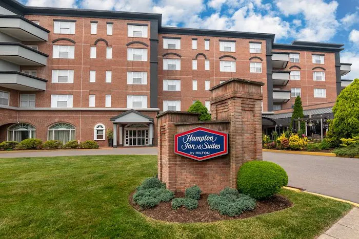 Hampton Inn & Suites Stamford 5