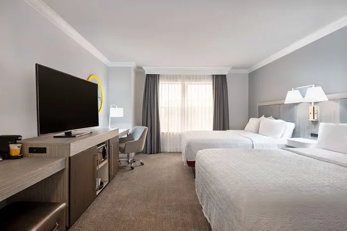 Hampton Inn & Suites Stamford 5
