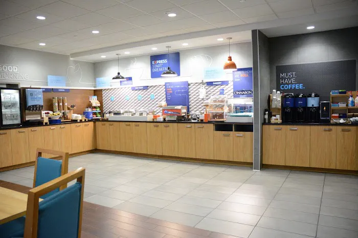 Holiday Inn Express & Suites Stamford by IHG 5