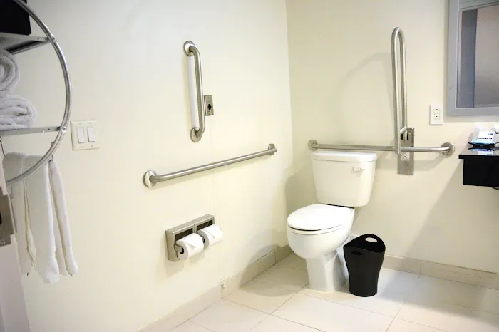 Holiday Inn Express & Suites Stamford by IHG 5