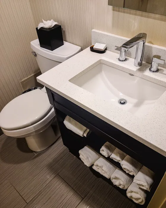 Embassy Suites by Hilton Piscataway Somerset 4