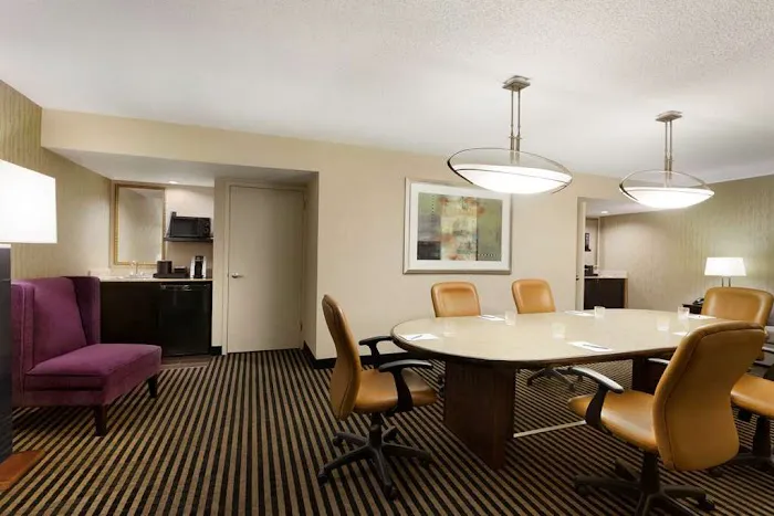 Embassy Suites by Hilton Piscataway Somerset 4