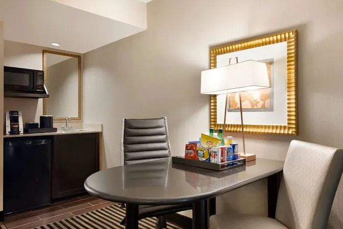 Embassy Suites by Hilton Piscataway Somerset 4