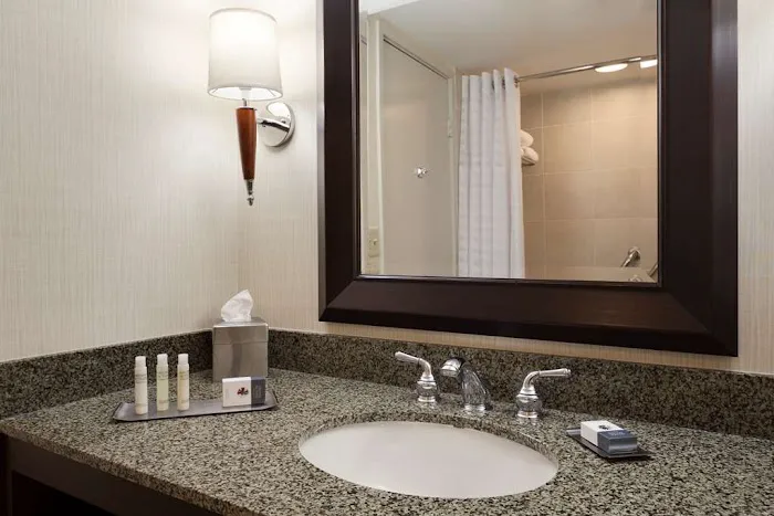 DoubleTree by Hilton Somerset Hotel and Conference Center 5