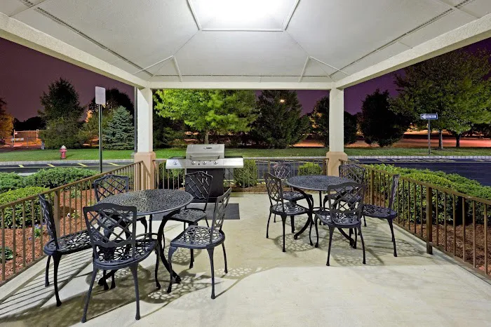 Sonesta Simply Suites Somerset 5