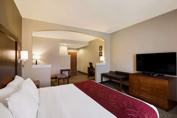 Comfort Suites Near University / North Brunswick 4