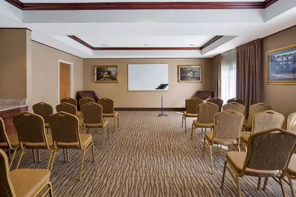 Comfort Suites Near University / North Brunswick 4