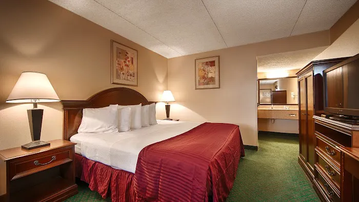 MHO Inn & Suites 5