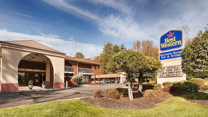 MHO Inn & Suites 5