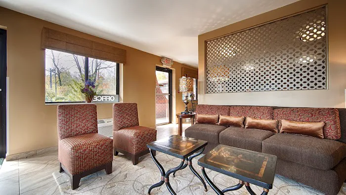 MHO Inn & Suites 5