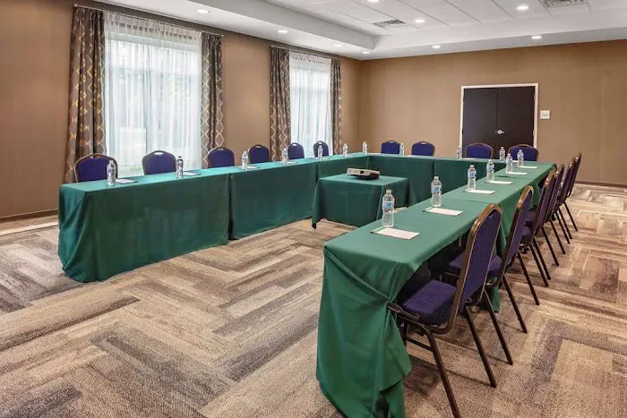 Hampton Inn Cranbury 4