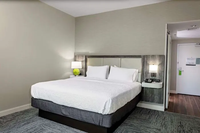 Hampton Inn Cranbury 4