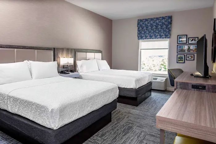 Hampton Inn Cranbury 4
