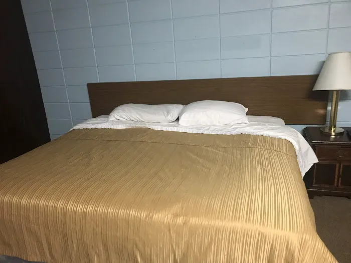 Town House Motel 4