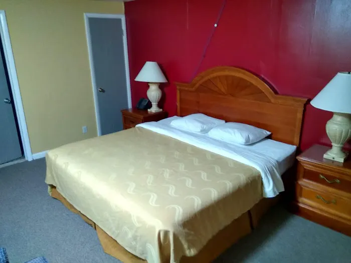 Town House Motel 4
