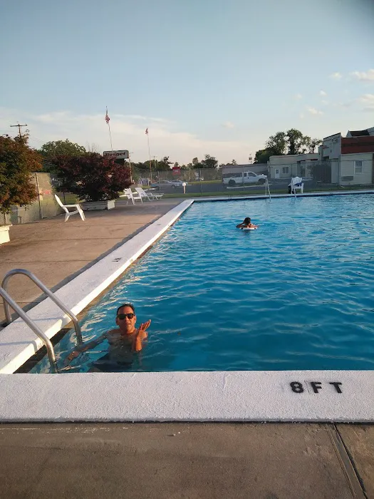 Budget Inn & Suites 4