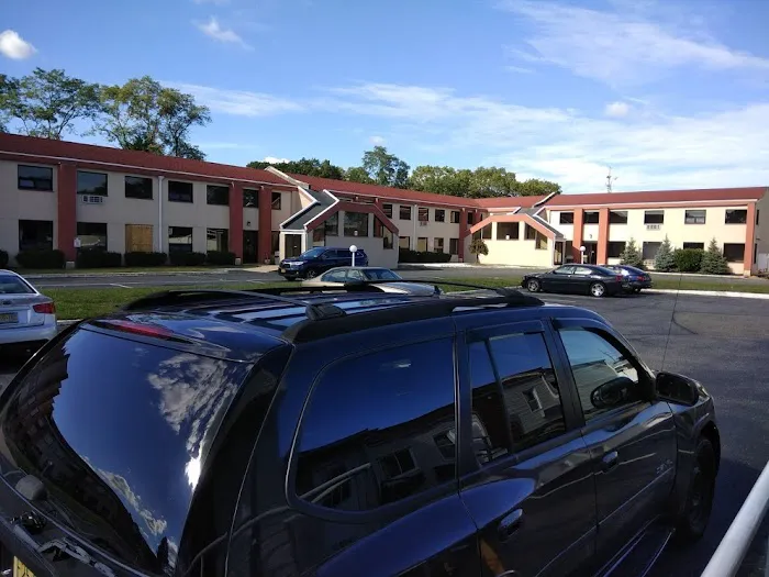 Budget Inn & Suites 4