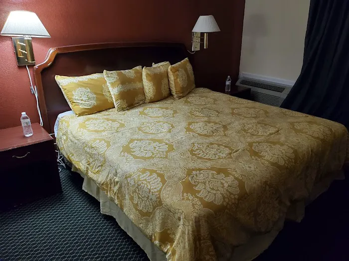 Budget Inn & Suites 4