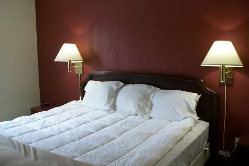 Budget Inn & Suites 4