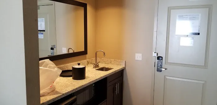 Hampton Inn & Suites Robbinsville 4