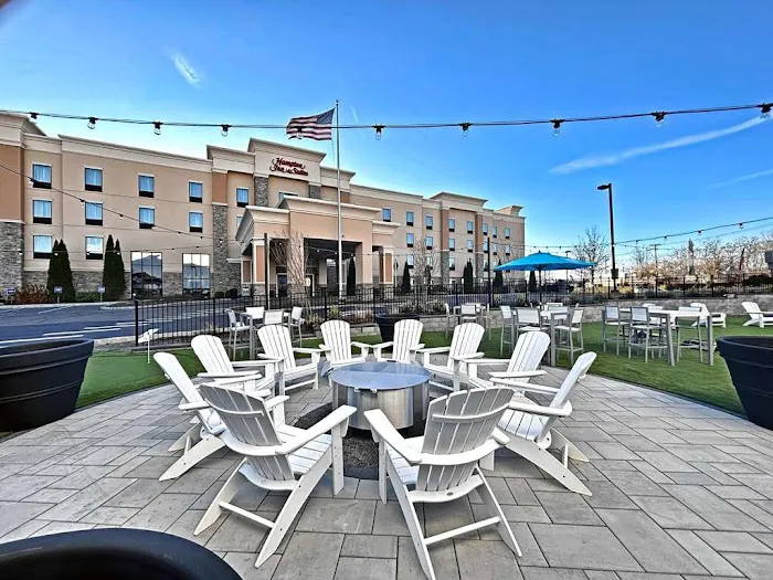 Hampton Inn & Suites Robbinsville 4