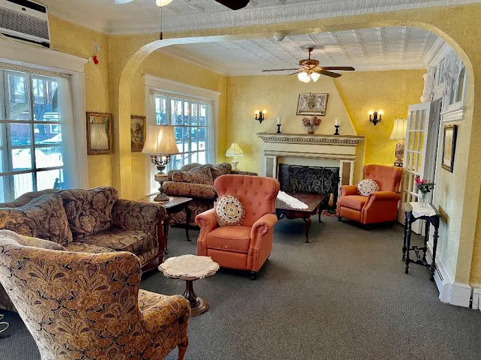 Quaker Inn 5