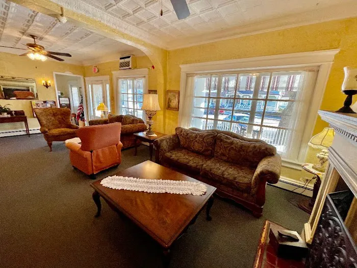 Quaker Inn 5