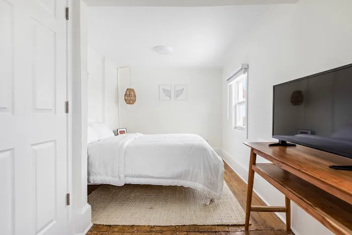 The Melrose, Bed & Bath 5