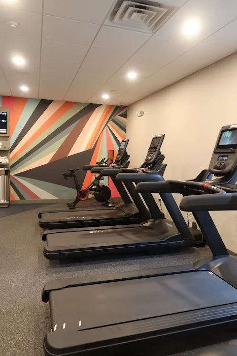 Hilton Garden Inn Lakewood 4