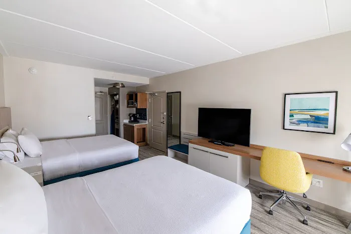 Hilton Garden Inn Lakewood 4