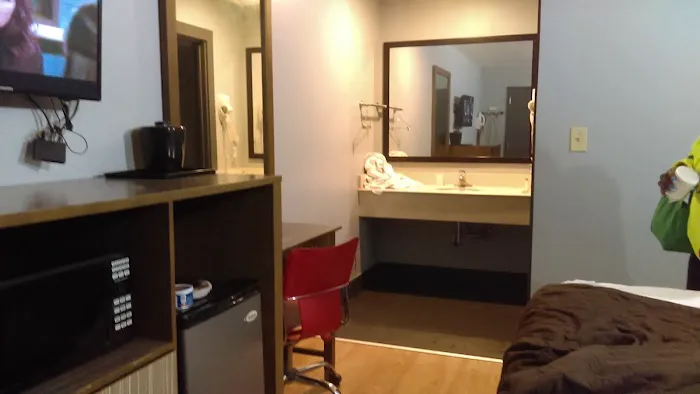 Brick Motor Inn 4