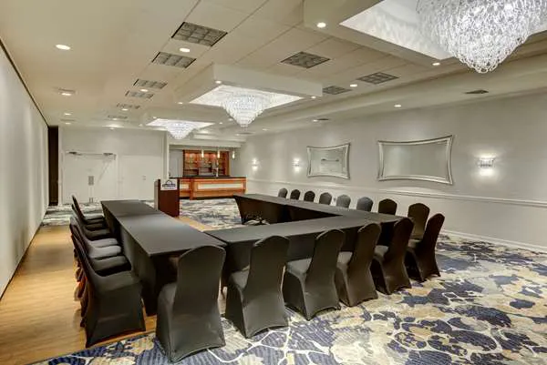 Days Hotel by Wyndham Toms River Jersey Shore 5