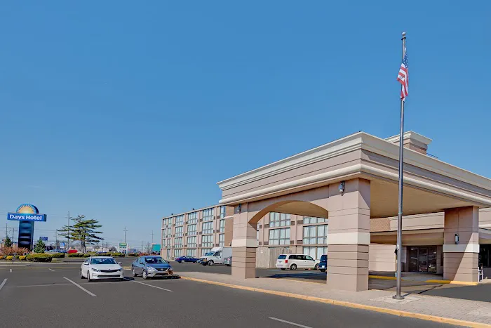 Days Hotel by Wyndham Toms River Jersey Shore 5