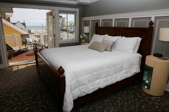 The Ocean Plaza Hotel 5